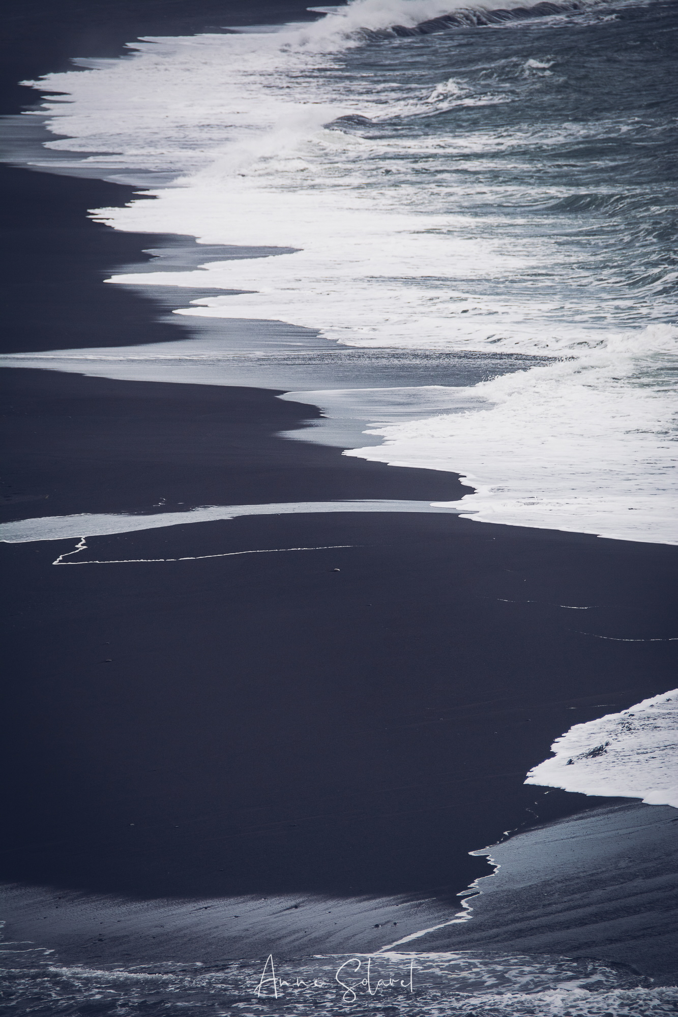 Imaginomades-Islande-plage-Vik-vagues-abstraction-signature