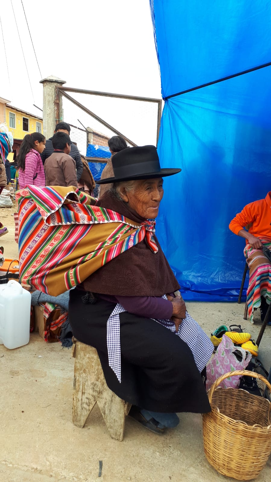 Imaginomades-Bolivie-sucre-tarabuco-marché-vielle-femme